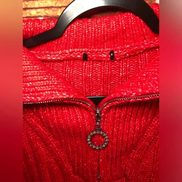 Red Venus Sweater - Picture 5 of 16